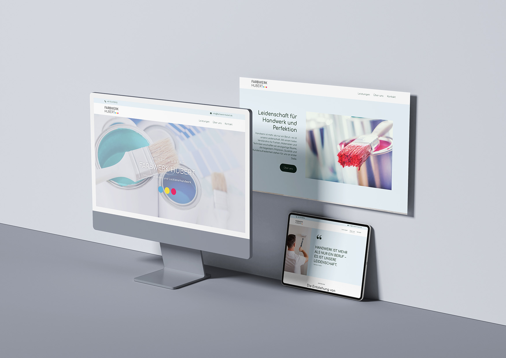 Zu sehen sind verschiedene Geräte mit Ausschnitten der Website.