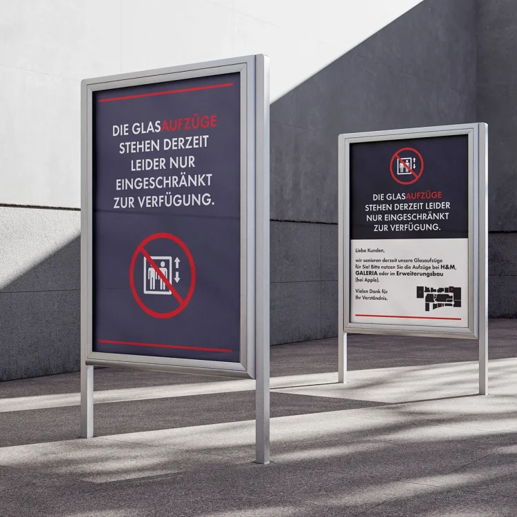 Zwei Hinweisschilder.